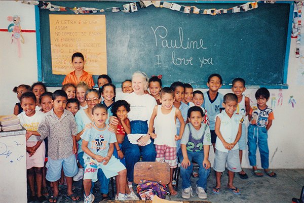 A aulinha de inglês da nossa querida Bete na escola rural em Chã de Estrelas.